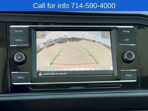 Used 2023 Volkswagen Jetta SE w/ Panoramic Sunroof Package FWD image 22
