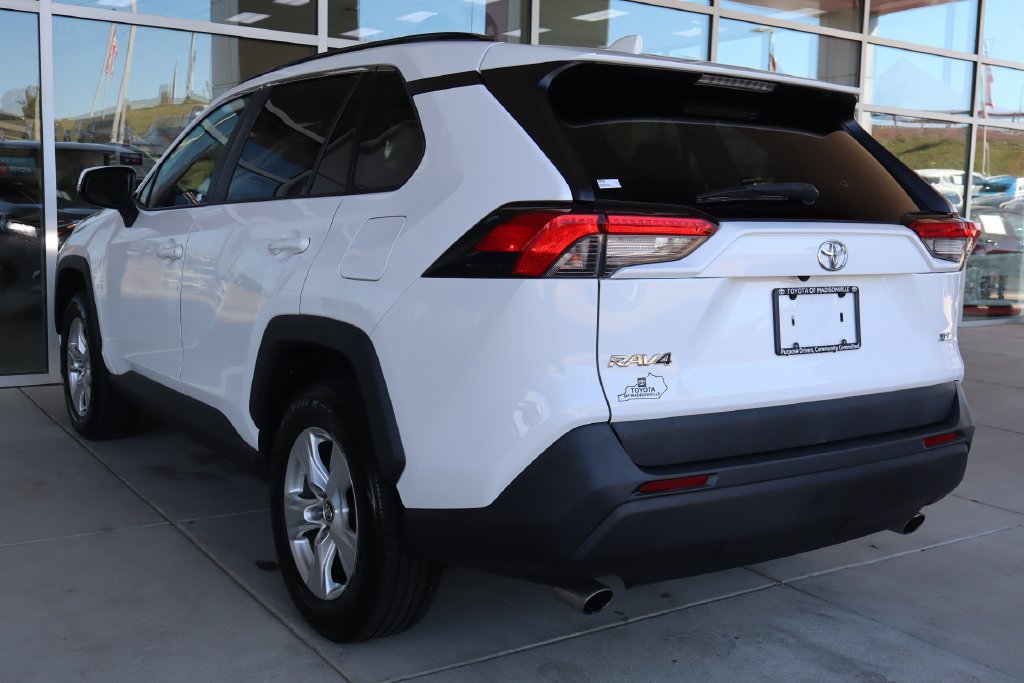 Used 2020 Toyota RAV4 XLE FWD image 6