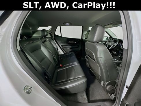 Used 2024 GMC Terrain SLT image 28