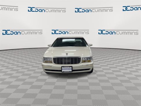 Used 1999 Cadillac De Ville D'Elegance image 3