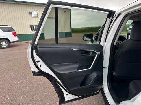 Used 2023 Toyota RAV4 LE AWD/4WD image 21