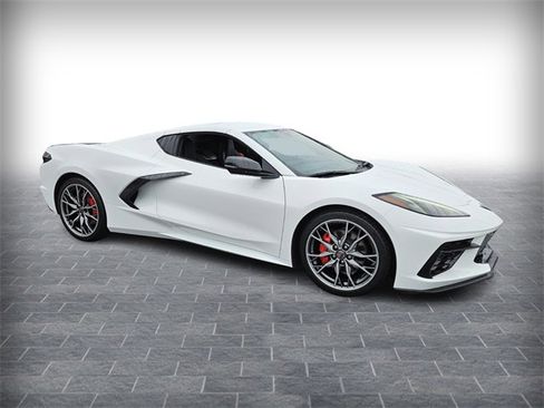 Used 2024 Chevrolet Corvette Stingray Preferred Cpe w/ 2LT image 3