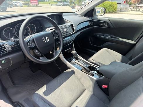 Used 2017 Honda Accord LX image 9
