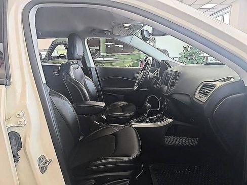 Used 2020 Jeep Compass Latitude w/ Cold Weather Group AWD/4WD image 36
