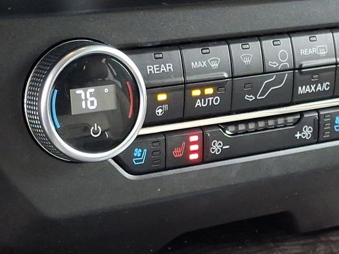 Used 2020 Ford Expedition Limited image 26