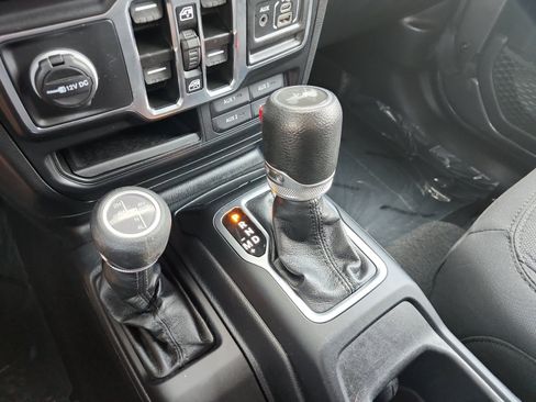 Used 2023 Jeep Wrangler Unlimited w/ Dual Top Group AWD/4WD image 21