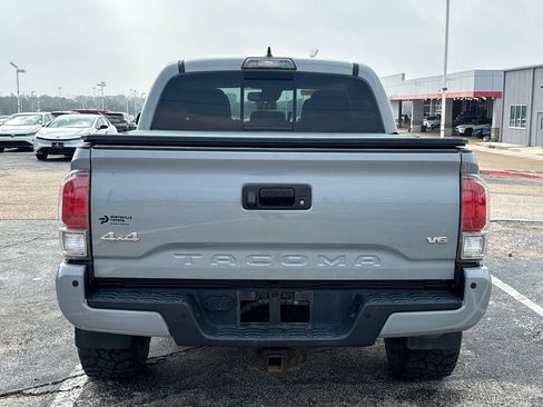 Used 2018 Toyota Tacoma Limited image 5