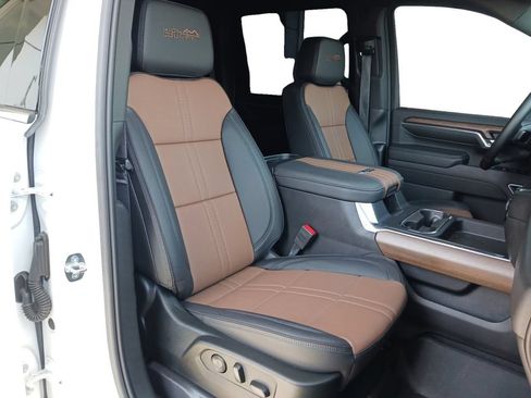 Used 2024 Chevrolet Silverado 2500 High Country w/ High Country Premium Package AWD/4WD image 29