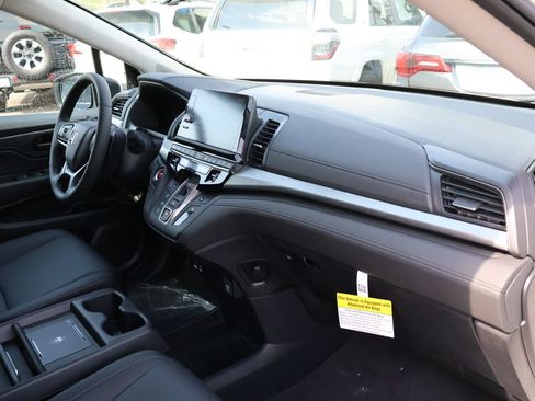 New 2026 Honda Odyssey EX-L image 9