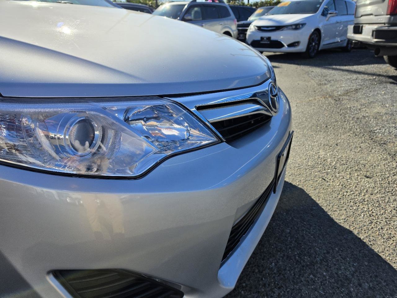 Used 2012 Toyota Camry LE FWD image 30
