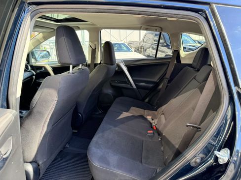 Used 2018 Toyota RAV4 XLE AWD/4WD image 17