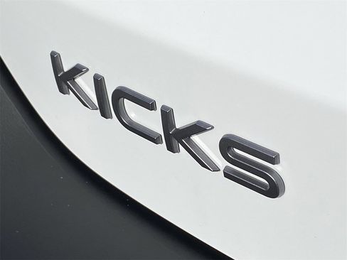New 2026 Nissan Kicks S image 8