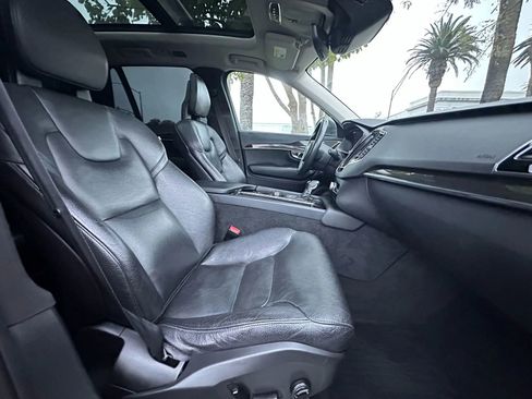 Used 2018 Volvo XC90 T6 Momentum w/ Convenience Package image 10