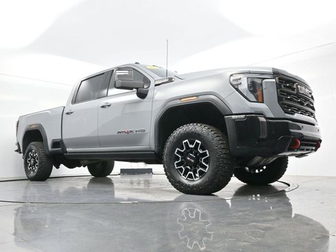Used 2024 GMC Sierra 2500 AT4X AWD/4WD image 46