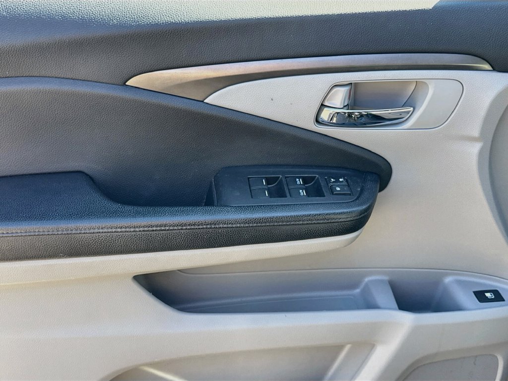 Used 2016 Honda Pilot EX image 11