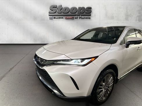 Used 2021 Toyota Venza Limited w/ Advanced Technology Package image 4