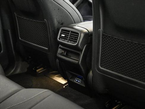 Certified 2025 Mercedes-Benz GLE 450 4MATIC image 19