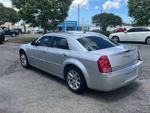 Used 2008 Chrysler 300 C w/ Navigation & Sound Group II RWD image 8