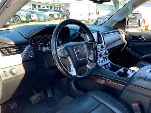 Used 2018 GMC Yukon SLT w/ Premium Edition image 18