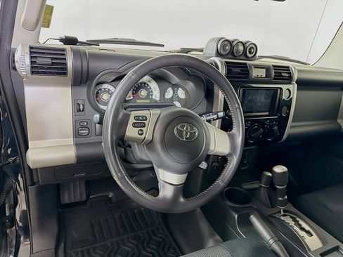 Used 2007 Toyota FJ Cruiser 4WD image 10