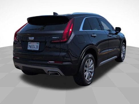 Certified 2022 Cadillac XT4 Premium Luxury w/ Enhanced Visibility Package FWD image 5