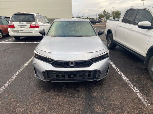 Used 2025 Honda Civic Sport image 2