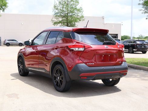 Used 2020 Nissan Kicks SR w/ SR Premium Package image 4