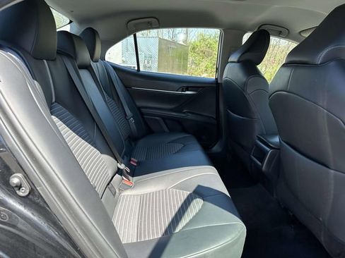 Used 2023 Toyota Camry SE image 10