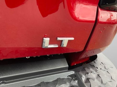 Used 2023 Chevrolet Colorado LT w/ LT Convenience Package II AWD/4WD image 18