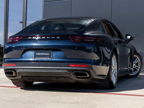 Certified 2018 Porsche Panamera image 11