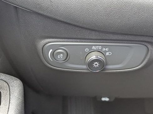 Used 2022 Chevrolet Equinox LT FWD image 24
