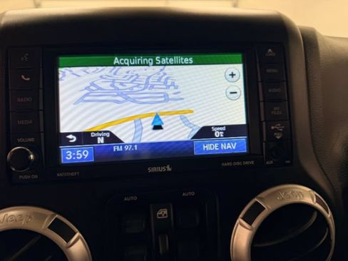 Used 2012 Jeep Wrangler Unlimited Sahara w/ Connectivity Group AWD/4WD image 26
