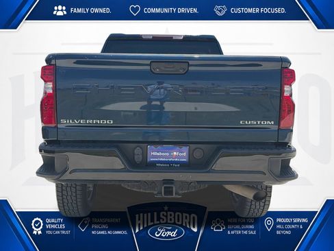 Used 2022 Chevrolet Silverado 2500 Custom w/ Custom Value Package AWD/4WD image 8