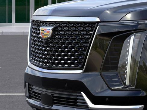 New 2026 Cadillac Escalade Luxury AWD/4WD image 13
