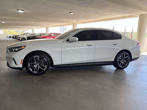 Certified 2024 BMW i5 eDrive40i w/ M Sport Package image 2