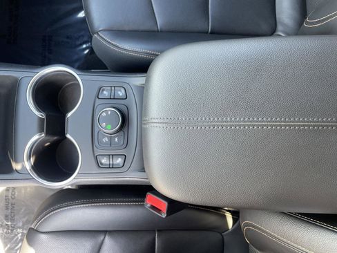 Used 2018 GMC Terrain SLT w/ Preferred Package image 30