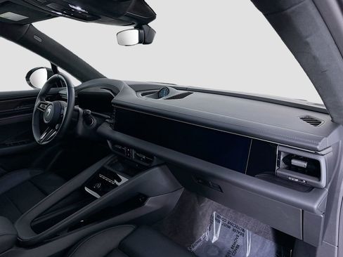 Used 2025 Porsche Macan Turbo Electric image 32