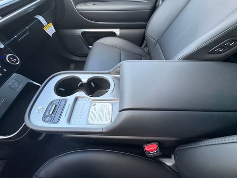 New 2026 Hyundai Ioniq 9 Limited image 2