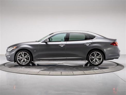 Used 2018 INFINITI Q70 L 3.7 image 2