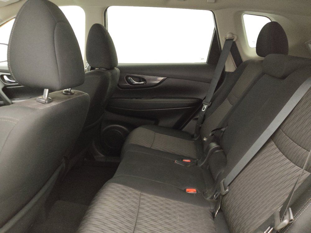 Used 2020 Nissan Rogue SV FWD image 18