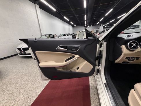 Used 2015 Mercedes-Benz CLA 250 4MATIC image 19