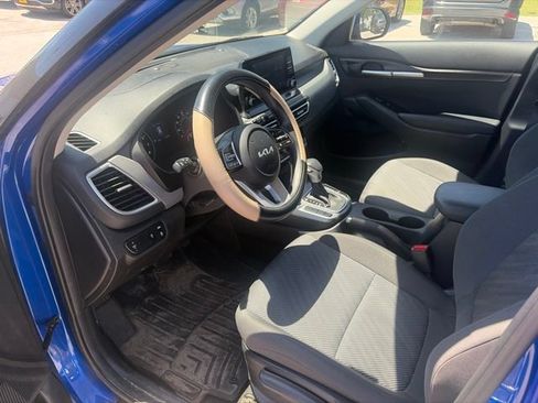 Used 2022 Kia Seltos LX AWD/4WD image 5