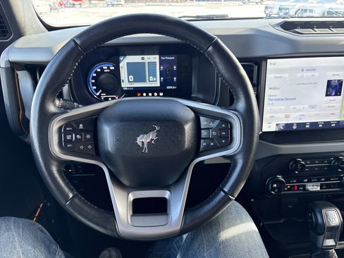 Used 2023 Ford Bronco Badlands image 21