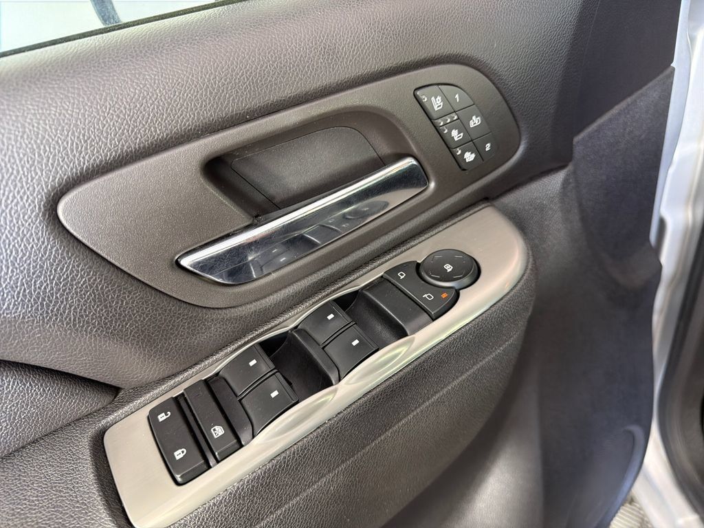 Used 2013 Chevrolet Silverado 2500 LTZ w/ LTZ Plus Package AWD/4WD image 16