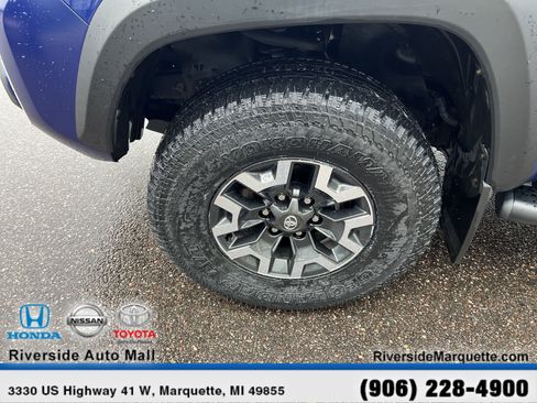 Used 2022 Toyota Tacoma TRD Off-Road image 12