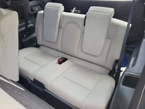 Used 2024 Mitsubishi Outlander SEL AWD/4WD image 14