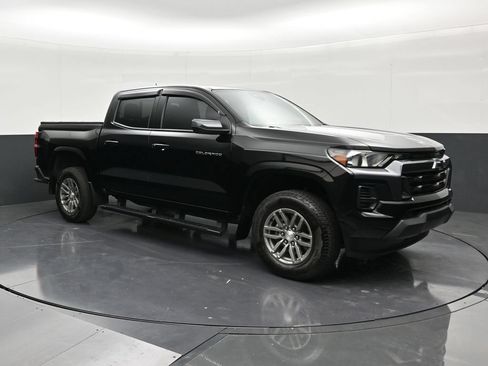 Used 2025 Chevrolet Colorado LT RWD image 7