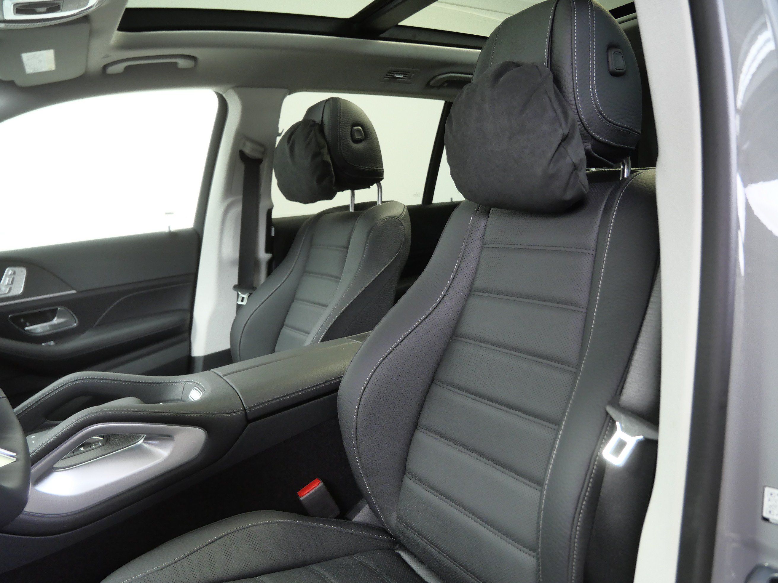New 2026 Mercedes-Benz GLS 450 4MATIC image 8