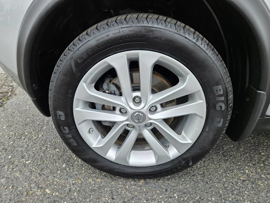 Used 2011 Nissan Juke S FWD image 8