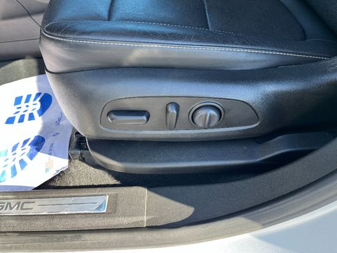 Used 2020 GMC Acadia SLT image 37